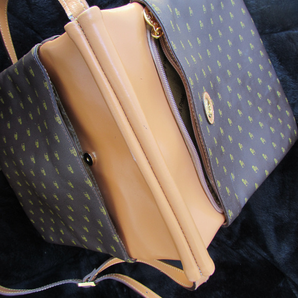 Cleo & Patel Handbag! Unique Style Meets Function! - Picture 3 of 8